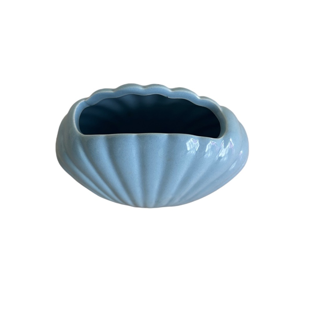Blue Shell Shaped Vase - Picture 2 of 4